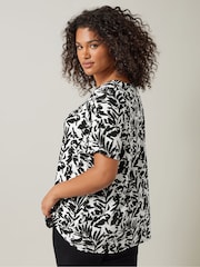 Evans Floral Crinkle White Top - Image 3 of 5