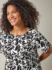 Evans Floral Crinkle White Top - Image 4 of 5