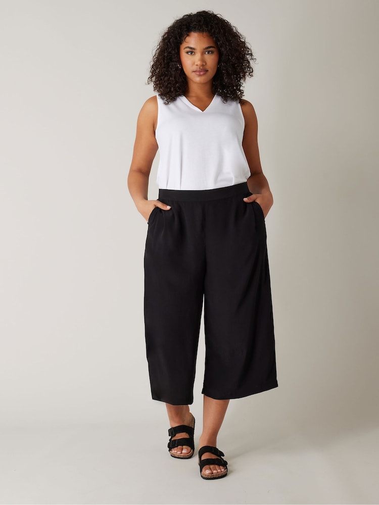 Evans Crepe Wide Leg Black Culottes - Image 2 of 5 Evans Crepe Wide Leg Black Culottes - Image 2 of 5