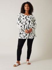Evans Cream & Abstract Top - Image 2 of 5
