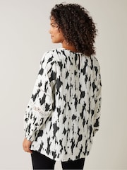 Evans Cream & Abstract Top - Image 3 of 5