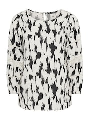 Evans Cream & Abstract Top - Image 5 of 5