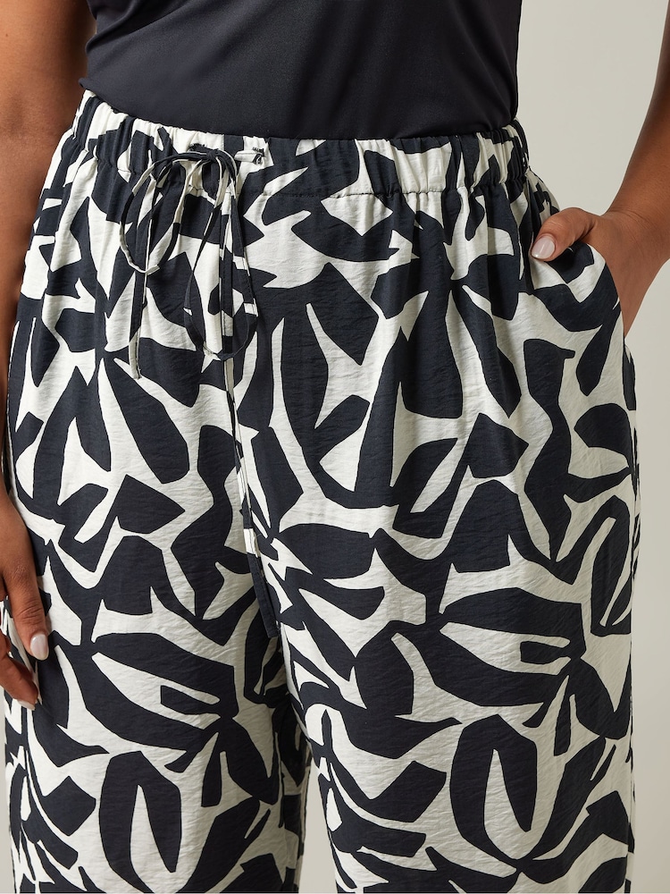 Evans Natural Geometric Print Wide Leg Trousers - Image 4 of 4 Evans Natural Geometric Print Wide Leg Trousers - Image 4 of 4