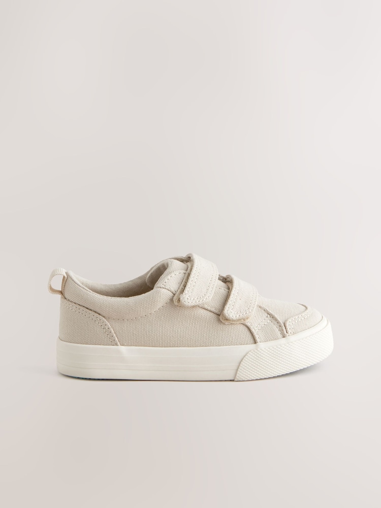 Neutrale Farbe - Turnschuhe mit zwei Klettverschlussriemen - Bild 1 von 4 Neutrale Farbe - Turnschuhe mit zwei Klettverschlussriemen - Bild 1 von 4