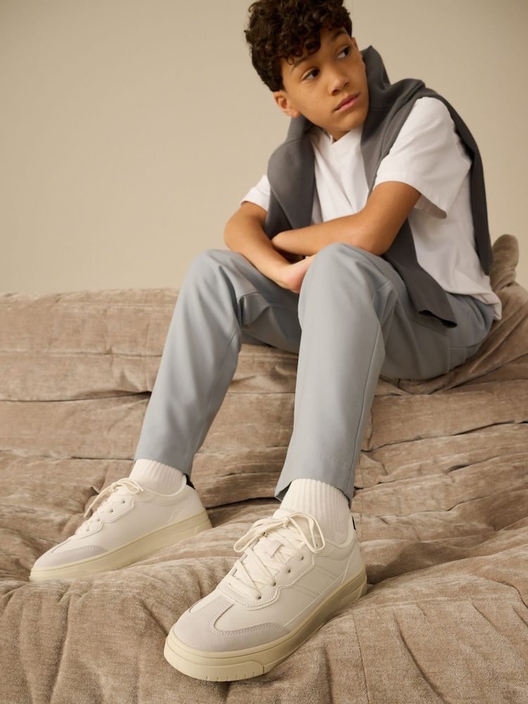 Weiß - Elegante Sneaker zum Schnüren - Bild 1 von 8 Weiß - Elegante Sneaker zum Schnüren - Bild 1 von 8
