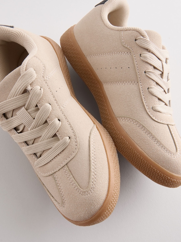 Neutrale Farbe - Sportschuhe mit Schnürung - Bild 5 von 5 Neutrale Farbe - Sportschuhe mit Schnürung - Bild 5 von 5