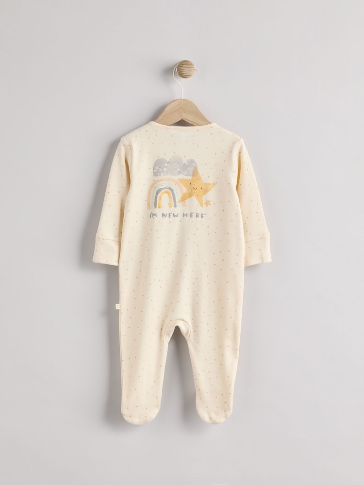 White I'm New Here Baby 100% Cotton Sleepsuit and Hat Set (0-6mths) - Image 7 of 14
