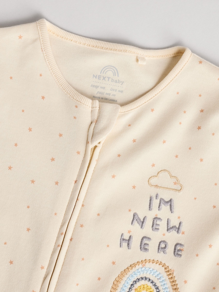 White I'm New Here Baby 100% Cotton Sleepsuit and Hat Set (0-6mths) - Image 9 of 14