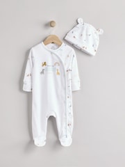 Blanco - Born in 2025 Baby Sleepsuit & Hat Set (0-9mths) - Imagen 4 de 11
