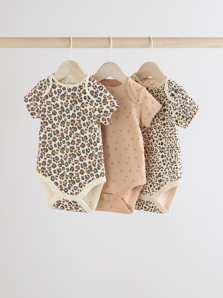 Braun, Tierfellmuster - Kurzarm-Baby-Bodys aus 100 % Baumwolle im 3er-Pack - Bild 1 von 9 Braun, Tierfellmuster - Kurzarm-Baby-Bodys aus 100 % Baumwolle im 3er-Pack - Bild 1 von 9