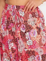 Yours Curve Pink Floral Print Tiered Beach Skirt - Image 4 of 5