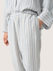 Soaked in Luxury Belira Linen Blend Cropped Leg Casual Trousers - Image 4 of 6