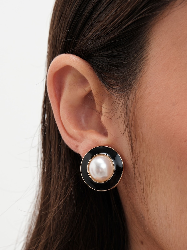 Jon Richard Gold Tone Vintage Inspired Pearl and Enamel Clip Earrings - Image 2 of 4 Jon Richard Gold Tone Vintage Inspired Pearl and Enamel Clip Earrings - Image 2 of 4