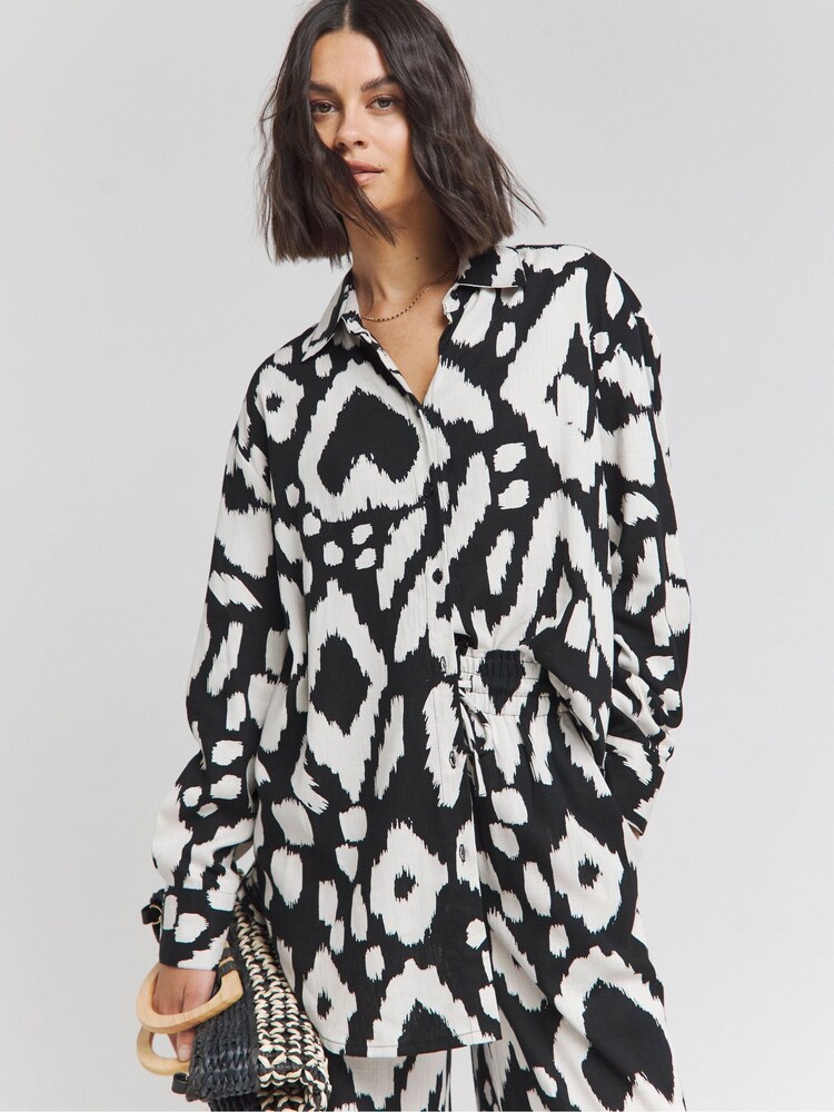 Simply Be Oversize-Hemd aus Leinen mit Mono-Print - Bild 1 von 4