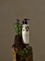 Cowshed Refresh Hand Wash 300ml - Image 2 of 4