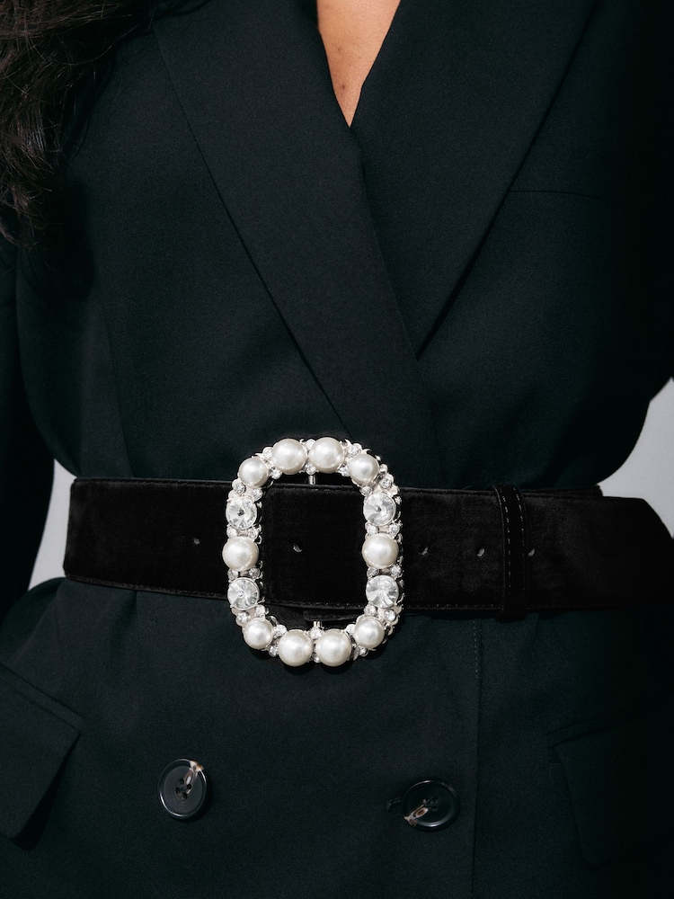 Black Statement Buckle Velvet Wide Belt - Image 7 of 7 Black Statement Buckle Velvet Wide Belt - Image 7 of 7