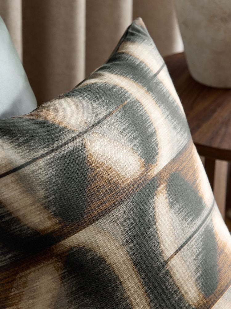 Abstract Ikat Cushion - Imagen 1 de 5