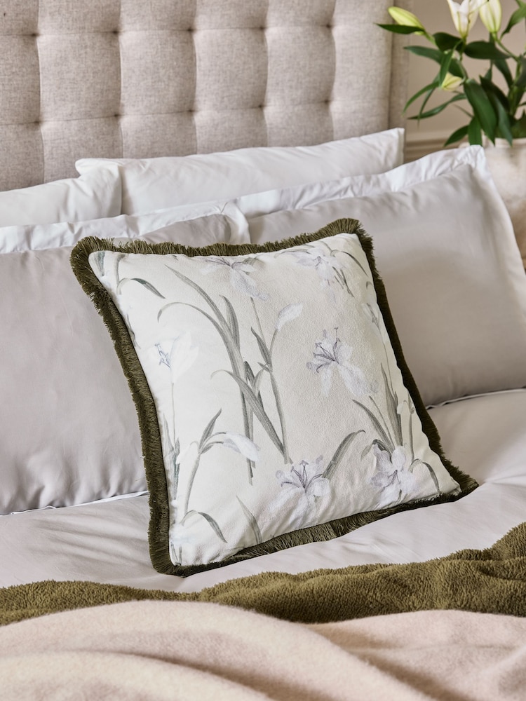 Lilly Floral Velvet Cushion - Изображение 1 из 4