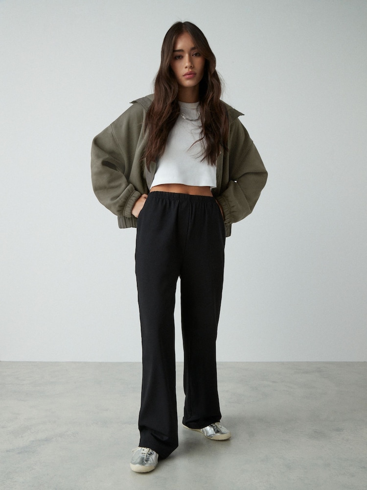 Schwarz - Ultraweiche Modalhose - Bild 1 von 4 Schwarz - Ultraweiche Modalhose - Bild 1 von 4