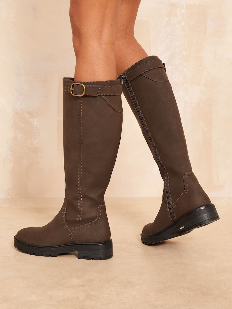 Marrón - Botas de piel sintética de caña alta con hebilla plana de Friends Like These - Imagen 4 de 4
