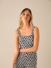 Ro&Zo Black Petite Mono Geo Print Strappy Jumpsuit - Image 6 of 7
