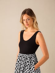 Ro&Zo Black Petite Geo Print Skirt Maxi Dress - Image 4 of 5