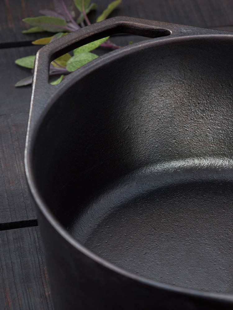 Stellar Black 25cm Cast Iron Casserole - Image 2 of 4
