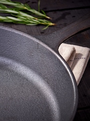 Stellar Black 25cm Cast Iron Skillet - Image 3 of 5