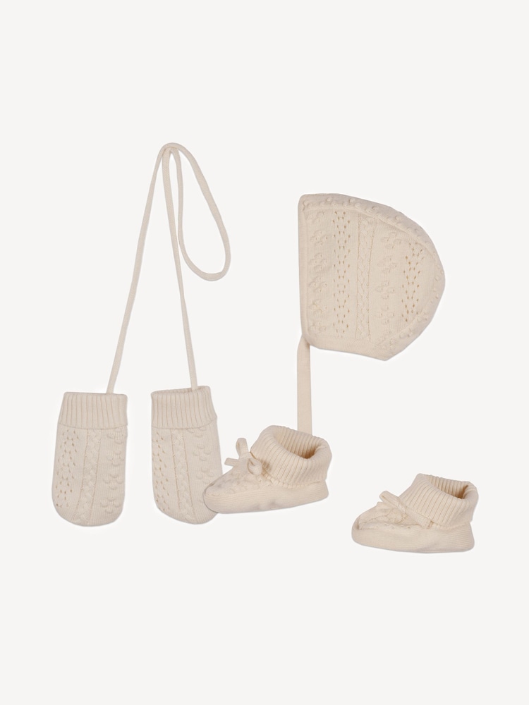 Chloé Baby Cream Giftset with Textured Knitted Hat, Mittens & Booties - Image 1 of 7