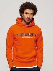 Sudadera deportiva con capucha de corte ancho con logo en color crema de Superdry - Imagen 1 de 6