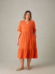 Live Unlimited Curve Gestuftes Kleid aus Crinkle-Baumwolle - Bild 2 von 7