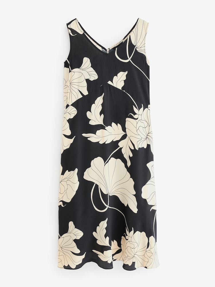 Live Unlimited Black Curve Floral V-Neck Maxi Swing Dress - Image 6 of 6
