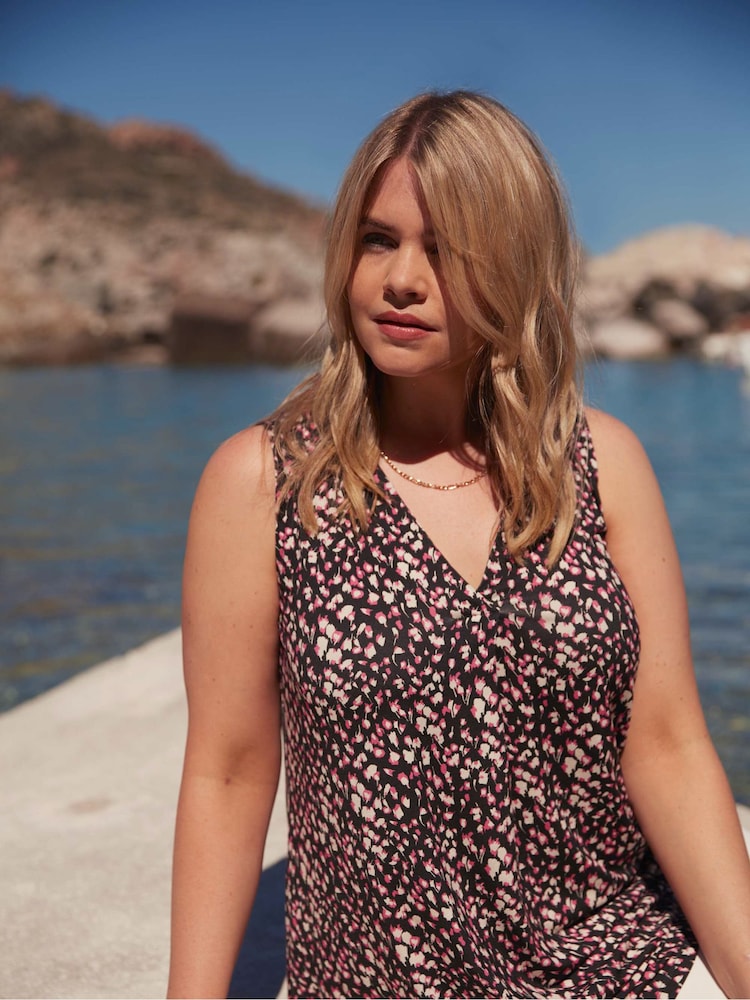 Live Unlimited Blue Curve Geo Jersey Pleat Front Vest - Image 2 of 6