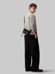 Calvin Klein Black Minimal Focus Camera Bag - Image 5 of 5