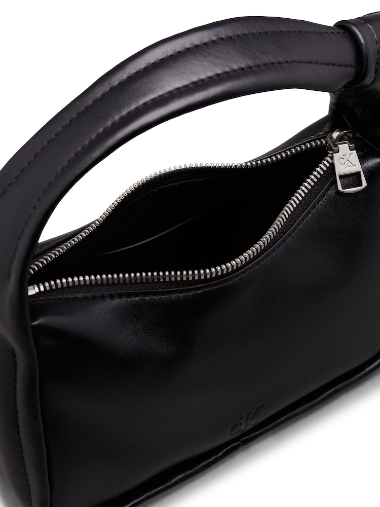 Черный - наплечная сумка Calvin Klein - Изображение 2 из 5 Черный - наплечная сумка Calvin Klein - Изображение 2 из 5