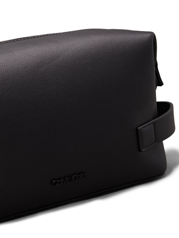 Calvin Klein Black Minimal Focus Washbag - Image 3 of 4