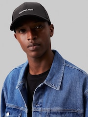 črna - Calvin Klein Vezena kapa; čepica - Slika 5 iz 5