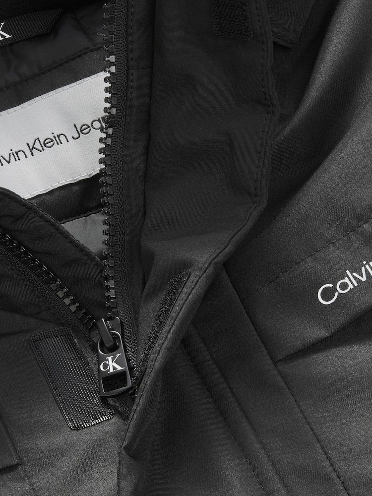 Calvin Klein Back to School Jacke - Bild 4 von 4 Calvin Klein Back to School Jacke - Bild 4 von 4