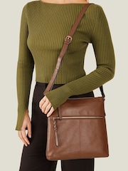 rjava - Accessorize Usnjena velika torba Messenger - Slika 1 iz 3