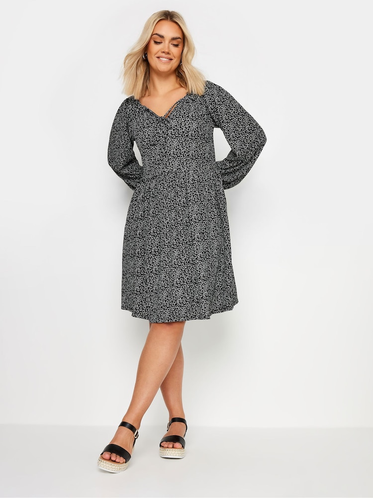 Yours Curve Black Ditsy Textured Midi Dress - Image 2 of 5 Yours Curve Black Ditsy Textured Midi Dress - Image 2 of 5