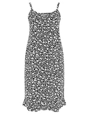 Yours Curve Black Abstract Heart 100% Cotton Chemise - Image 5 of 5