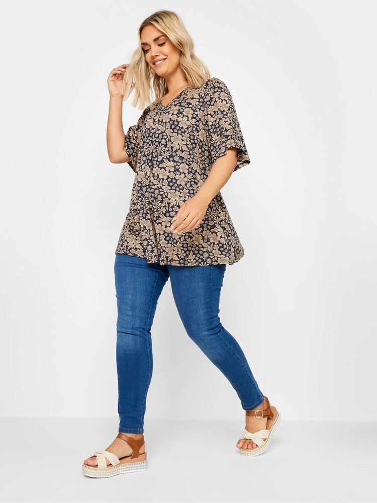 Yours Curve Navy Blue Floral Print Pleated Swing Top - Image 2 of 5