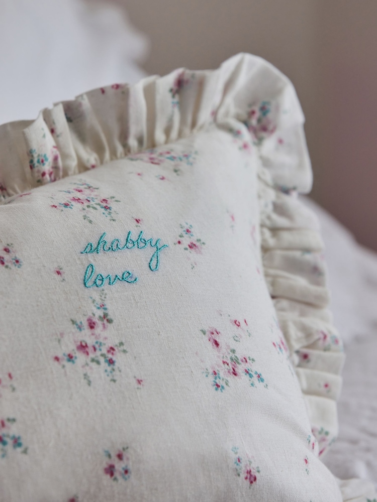 Shabby Chic by Rachel Ashwell® Floral Rosabelle Ruffle Cotton Linen Cushion - Image 2 of 5