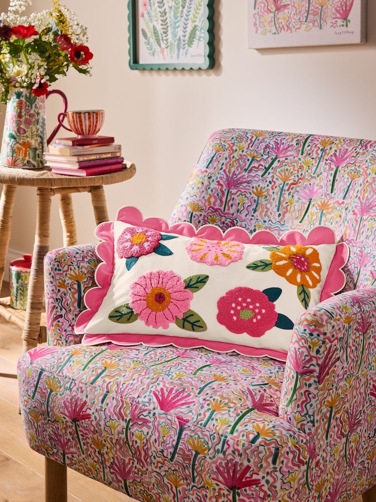 Lucy Tiffney rožast vzorec Scalloped Edge Tufted Cushion - Slika 1 iz 6