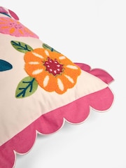 Lucy Tiffney rožast vzorec Scalloped Edge Tufted Cushion - Slika 6 iz 6