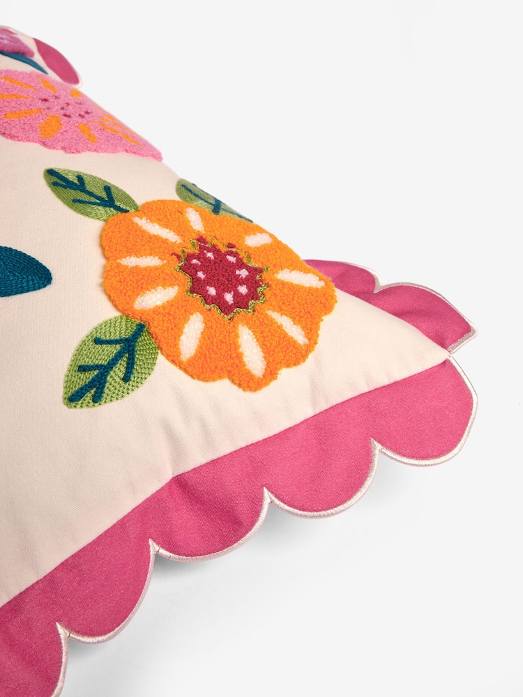 Lucy Tiffney rožast vzorec Scalloped Edge Tufted Cushion - Slika 6 iz 6