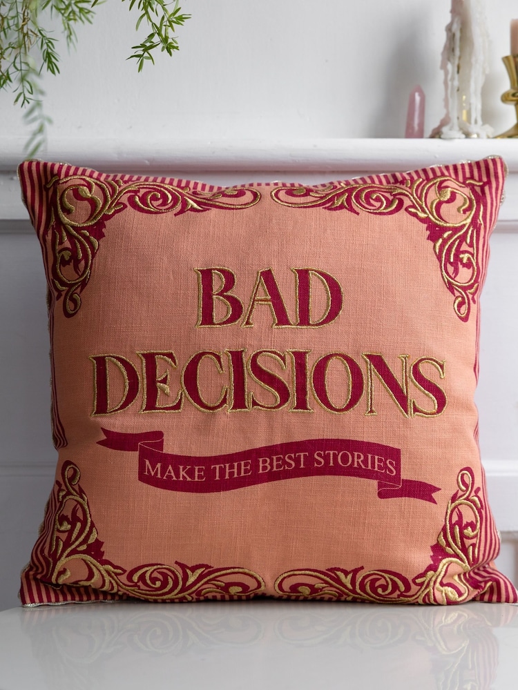 Хлопковая подушка с вышивкой и надписью Rockett St George Bad Decisions - Изображение 1 из 6