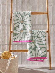 Green Daisy Set of 2 Hand Towels 100% Cotton - Image 1 of 3