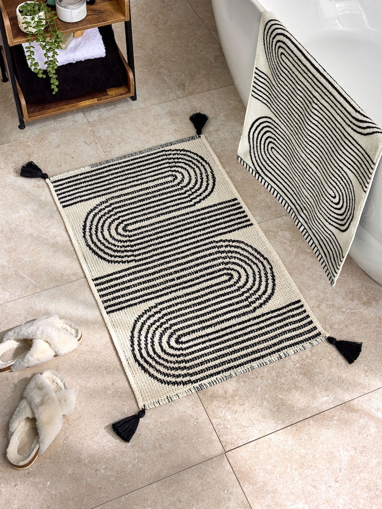 Badematte mit geometrischen Wirbeln, 100 % Baumwolle - Bild 1 von 3 Badematte mit geometrischen Wirbeln, 100 % Baumwolle - Bild 1 von 3