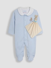 Set de regalo de pijama tipo pelele y mantita con diseño de Peter Rabbit de Jojo Maman Bébé - Imagen 5 de 9
